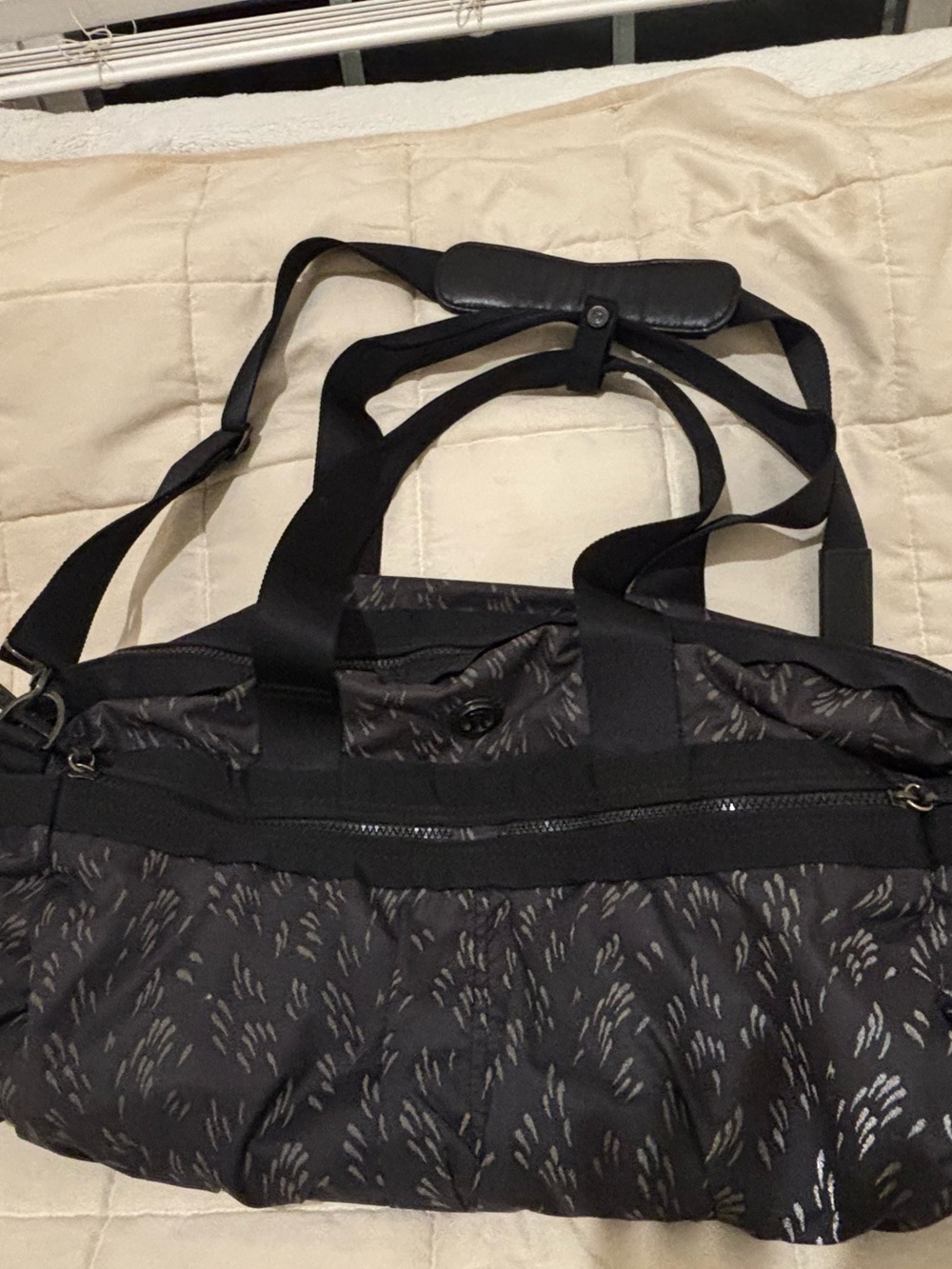 Lululemon Black Patterned Lightweight Shoulder Bag + BONUS Master Lock